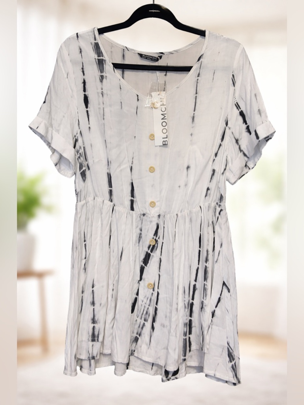 BloomChic White and Black Tie-Dye Button Front Babydoll Top NWT 14/16